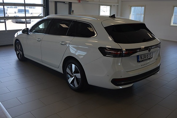 Volkswagen Passat 7 of 16