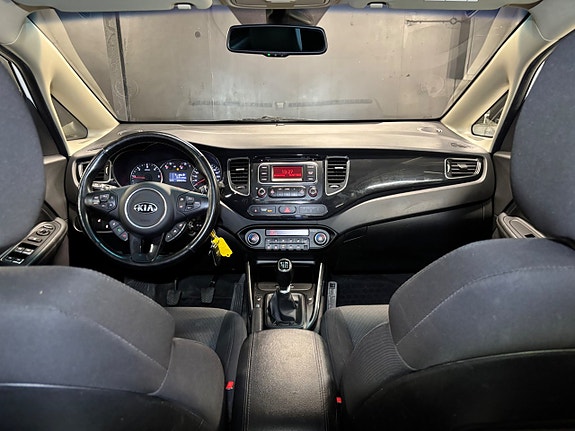 Kia Carens 12 of 22