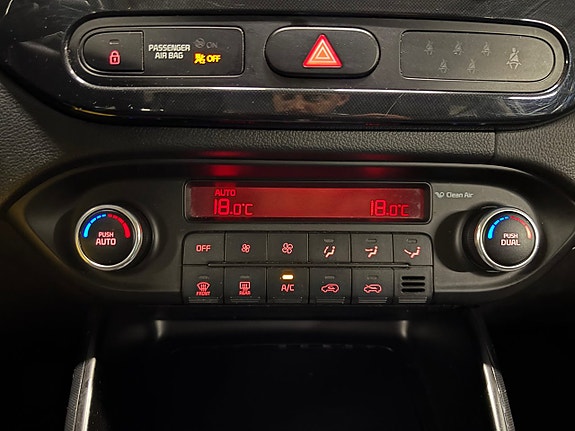 Kia Carens 17 of 22