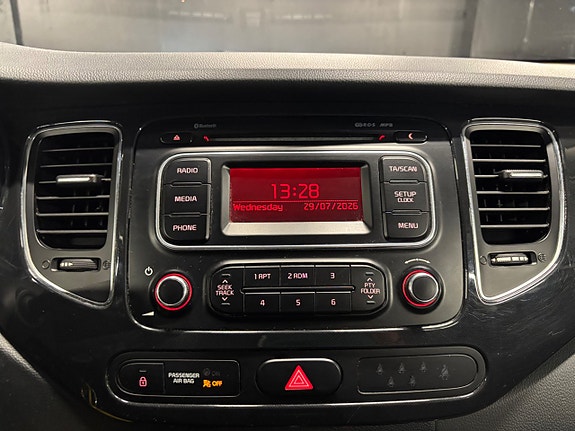 Kia Carens 16 of 22