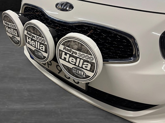 Kia Carens 9 of 22