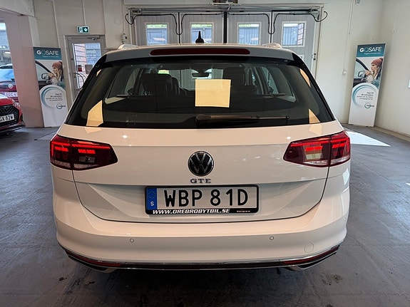 Volkswagen Passat 24 of 25