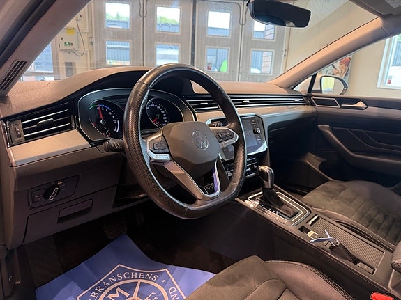 Volkswagen Passat 7 of 25