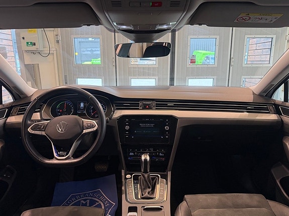 Volkswagen Passat 5 of 25