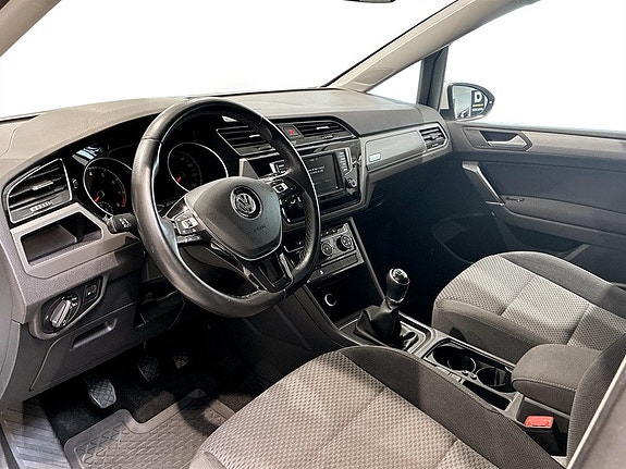 Volkswagen Touran 4 of 20