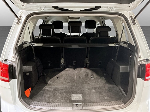 Volkswagen Touran 20 of 20