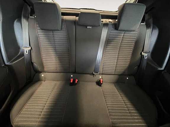 Peugeot 208 15 of 26