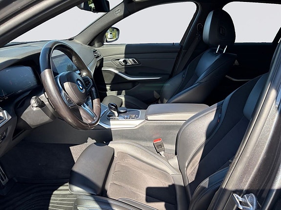 BMW 330e 7 of 24