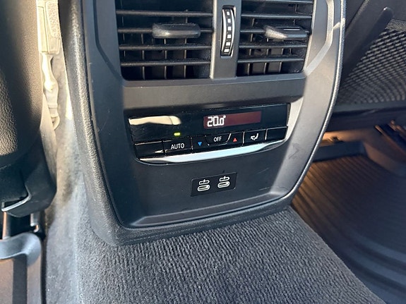 BMW 330e 15 of 24