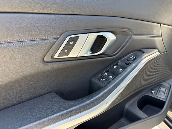 BMW 330e 8 of 24