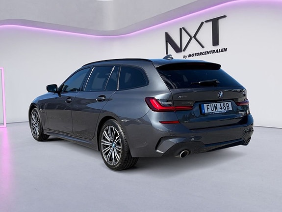 BMW 330e 3 of 24
