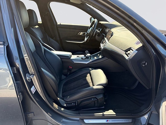 BMW 330e 10 of 24