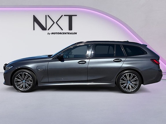 BMW 330e 2 of 24