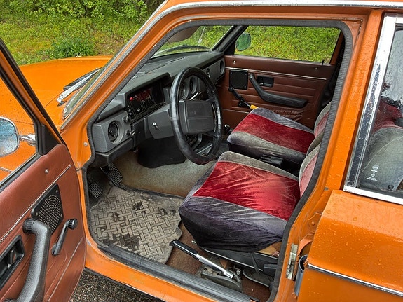 Volvo 145 12 of 12