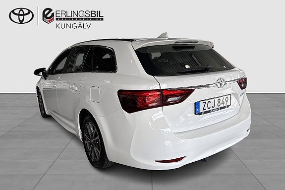 Toyota Avensis 3 of 13