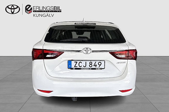 Toyota Avensis 5 of 13