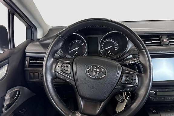 Toyota Avensis 11 of 13