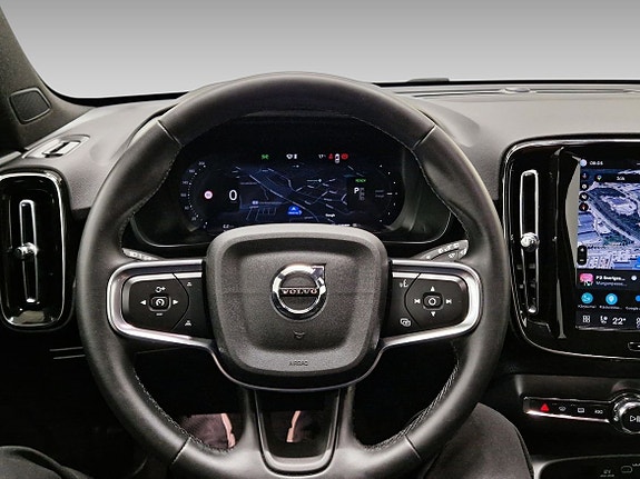 Volvo EX40 8 of 16