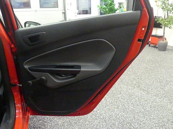 Ford Fiesta 10 of 11