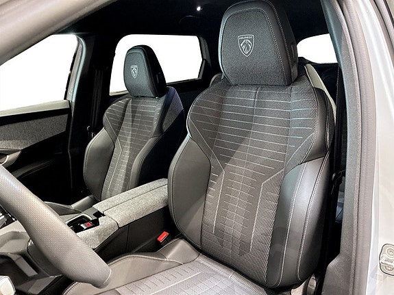 Peugeot 5008 5 of 17