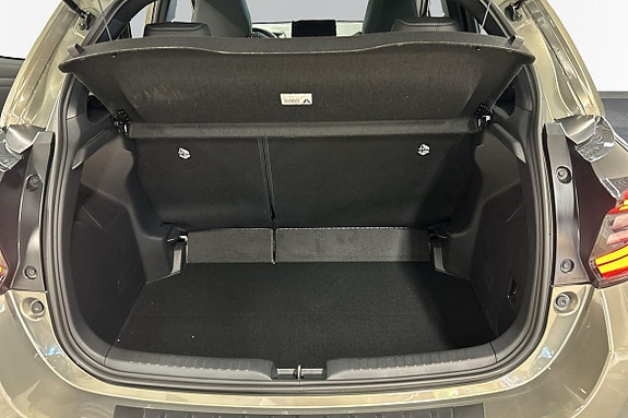 Toyota Yaris 11 of 13