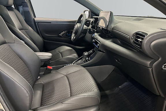 Toyota Yaris 7 of 13