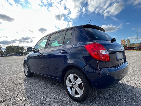 Skoda Fabia 2 of 13