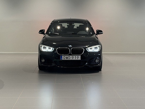 BMW 118d 2 of 17