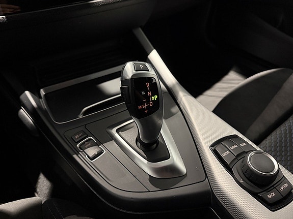 BMW 118d 15 of 17