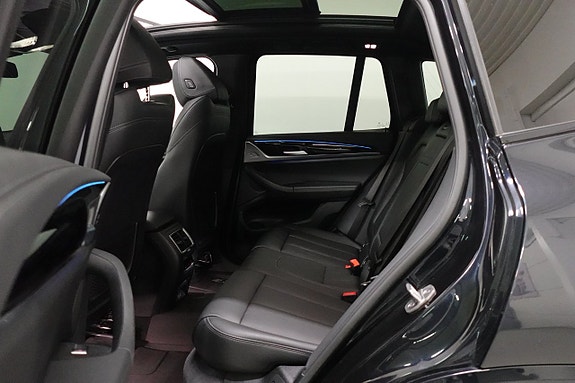 BMW iX3 5 of 30
