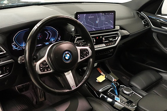 BMW iX3 6 of 30
