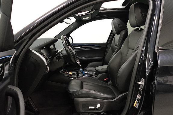 BMW iX3 4 of 30