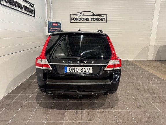 Volvo V70 9 of 22