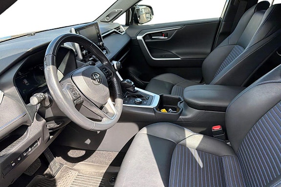 Toyota RAV4 13 of 20