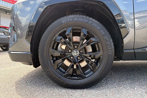 Toyota RAV4 16 of 20