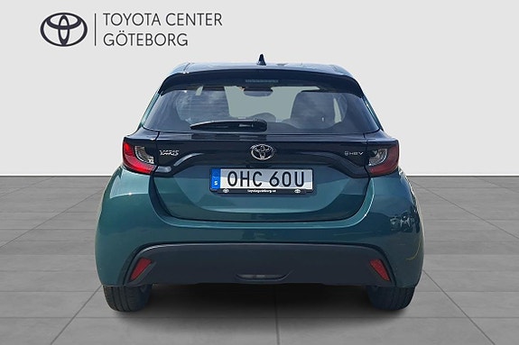 Toyota Yaris 5 of 13
