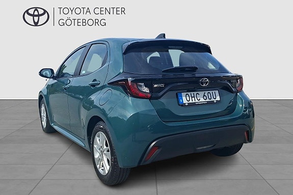 Toyota Yaris 3 of 13