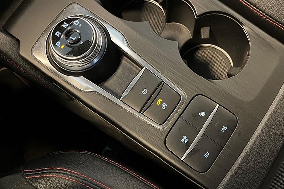 Ford Kuga 25 of 30