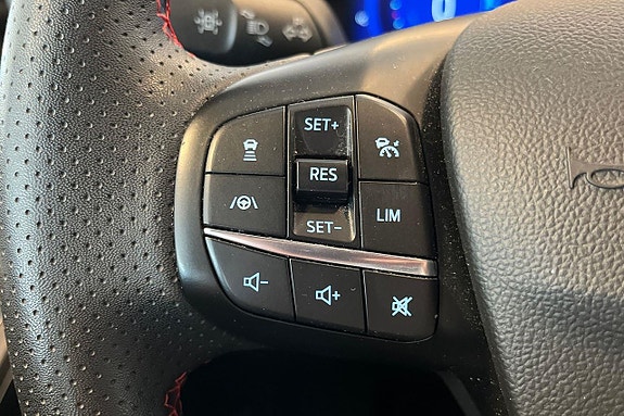 Ford Kuga 16 of 30