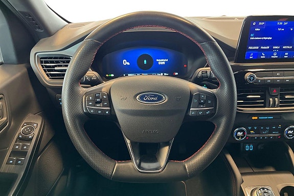 Ford Kuga 14 of 30