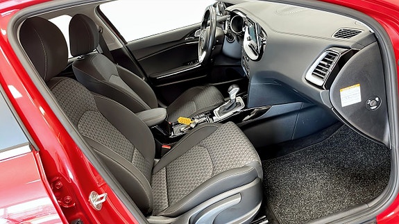 Kia Ceed 3 of 9