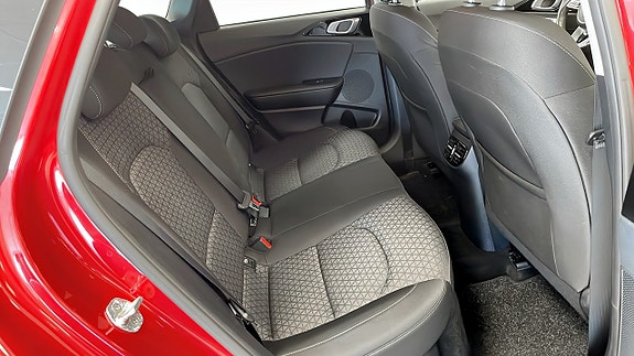Kia Ceed 5 of 9
