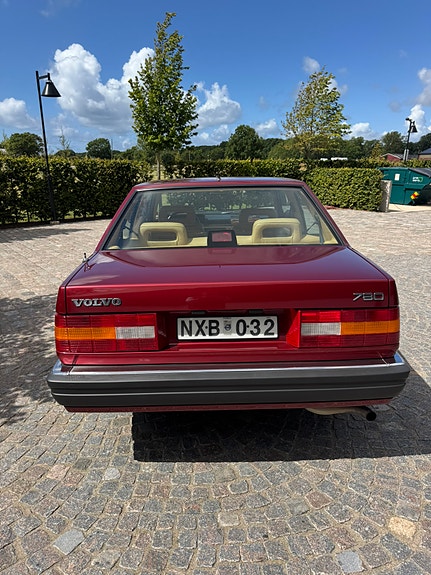 Volvo 780 4 of 8