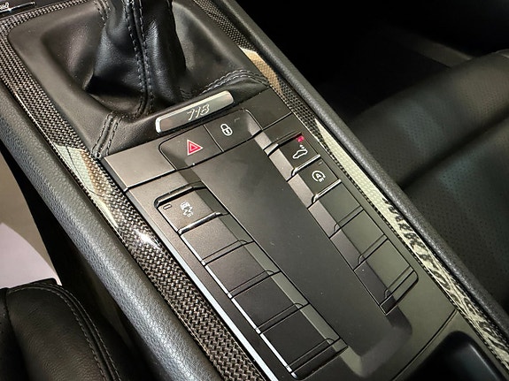 Porsche 718 Cayman 27 of 30