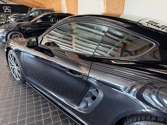 Porsche 718 Cayman 21 of 30