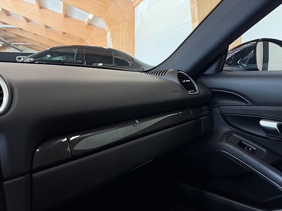 Porsche 718 Cayman 25 of 30