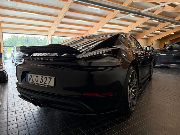 Porsche 718 Cayman 4 of 30