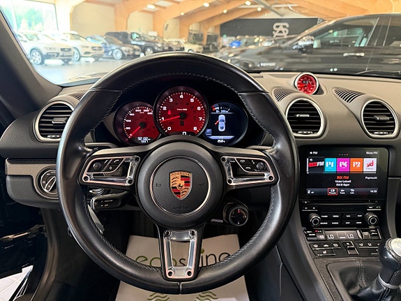 Porsche 718 Cayman 12 of 30