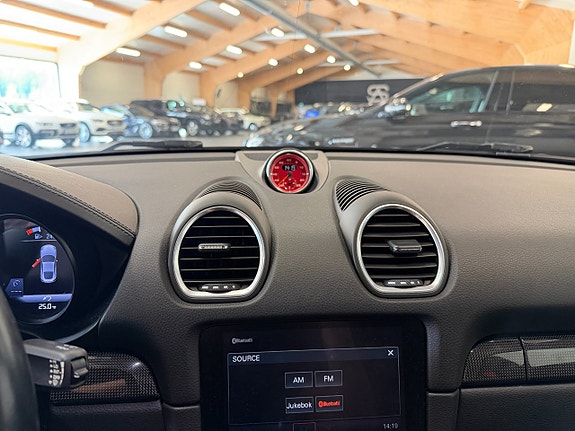 Porsche 718 Cayman 17 of 30