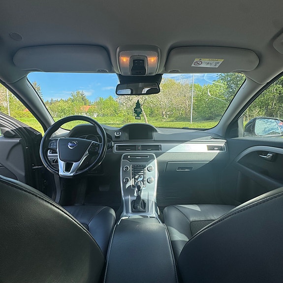 Volvo V70 9 of 12